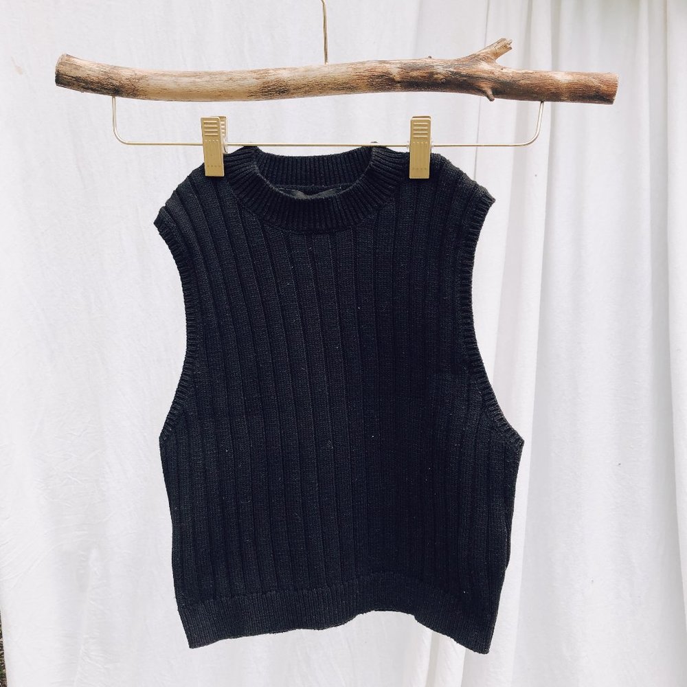 Black Cropped knit ribbed top